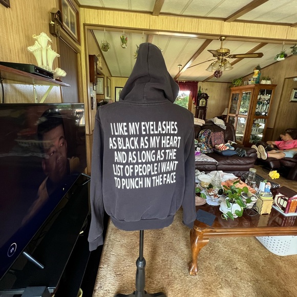 🖤Woman’s or mens H&M I like my eyelashes as black as my heart hoodie🖤 - Picture 14 of 16